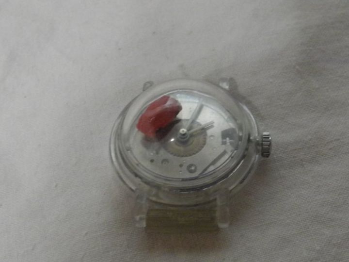 Volkswagen Modellini d'auto: VW KÄFER UHR  MONTRE COCCINELLE – Usato da Gurtnellen venduto da Murmeli99