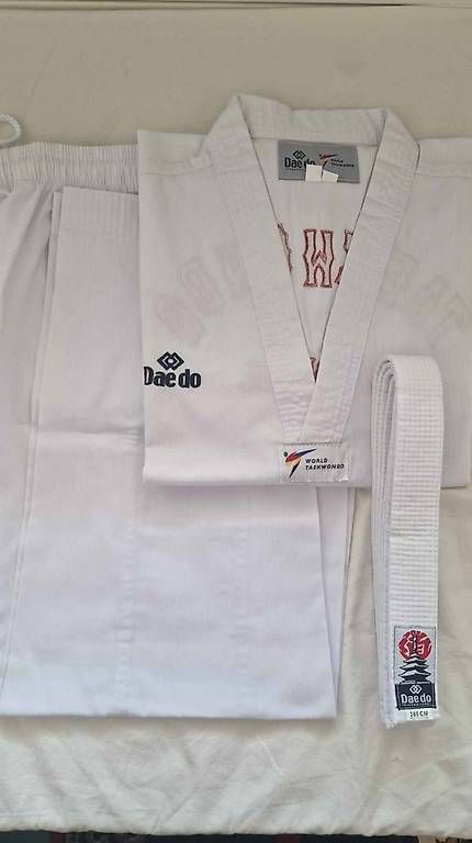 Completi: Matériels de taekwondo – Usato da Thônex venduto da ate_8pr9