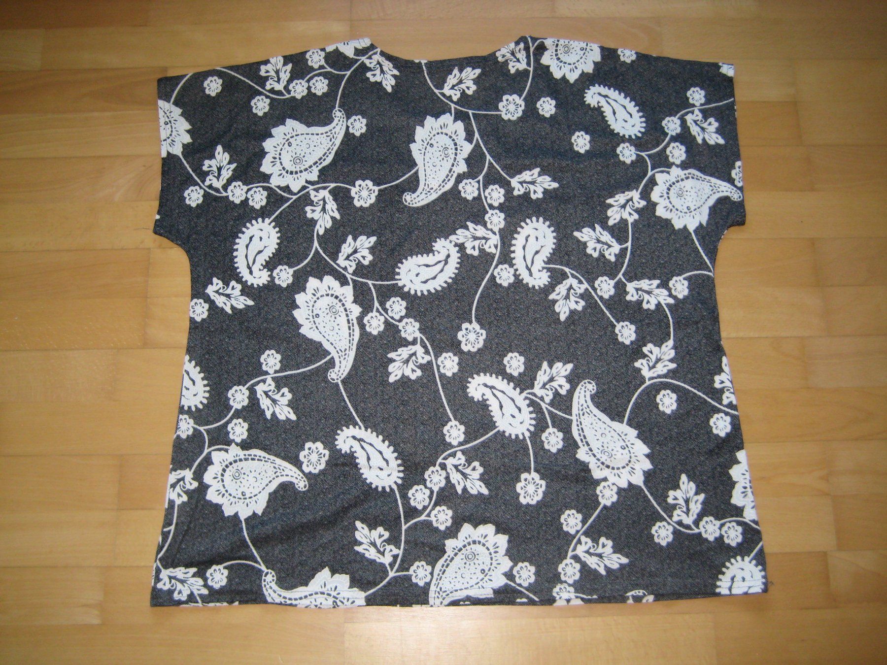T-shirt: Tshirt bedruckt anthrazit Grösse L – Usato da Dietlikon venduto da kue_6cd5 1