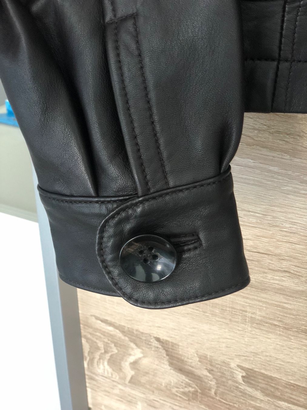 Giacche: Veste en cuir – Usato da Lausanne venduto da naranjo 2