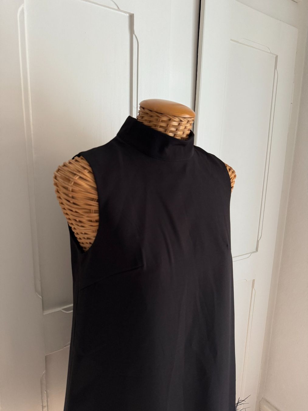 Shein Robes: Kleid schwarz mit Federn 36 – D'occasion à Zürich par Diazaio 1