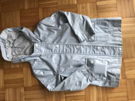 Regenmantel von F&F Grösse 5-6 Jahre hellgrau