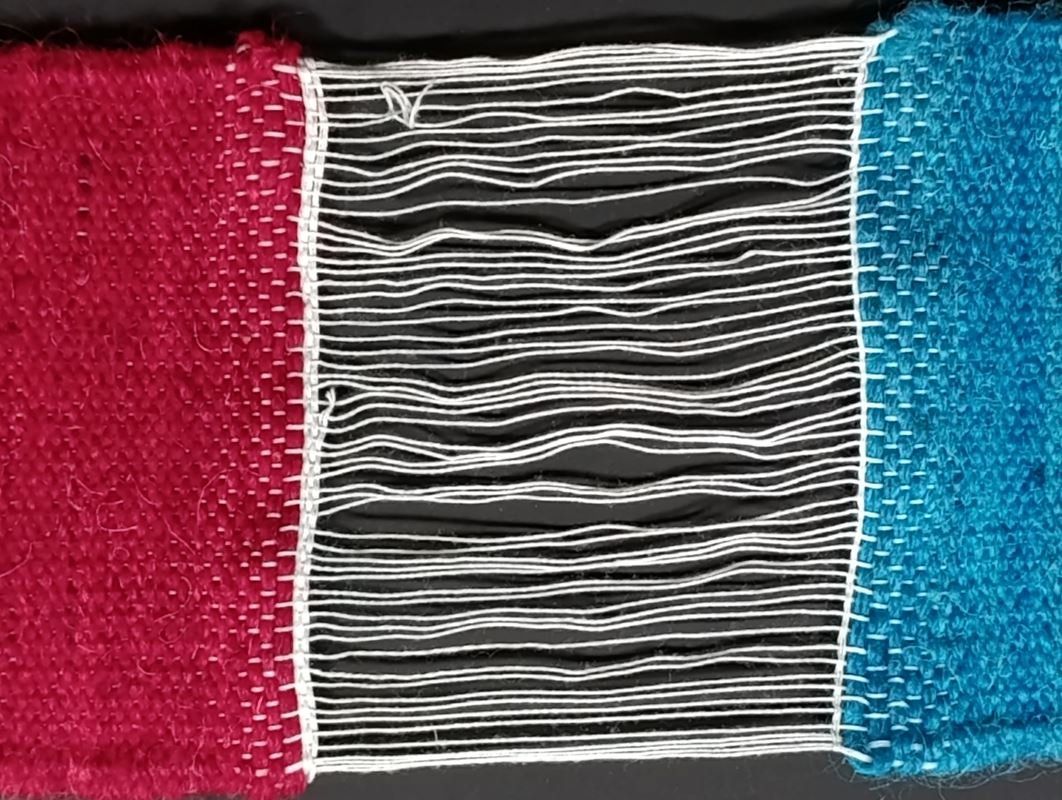 Tutte le decorazioni: Tissage mural décoratif multicolore 109x14 – Nuovo (secondo la descrizione) da Thielle venduto da Plusvalue_Neuchatel 2