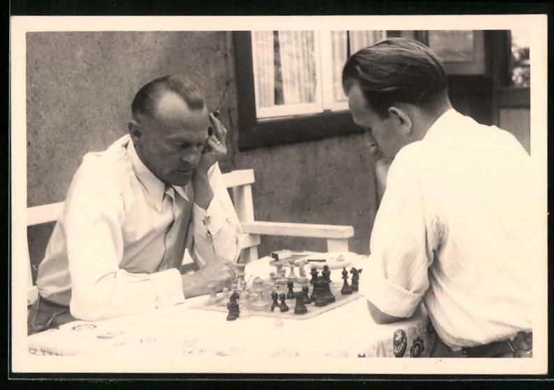 Fotografie & Manifesti: Fotografie Schach, Männer spielen eine  – Usato da Berlin venduto da bartko-reher