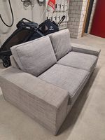 Zwei Sitz Sofa, grau