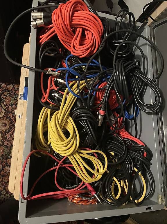 Cavi: Câbles XLR audio  différentes longueurs  dès 5 CHF – Usato da malleray venduto da djean