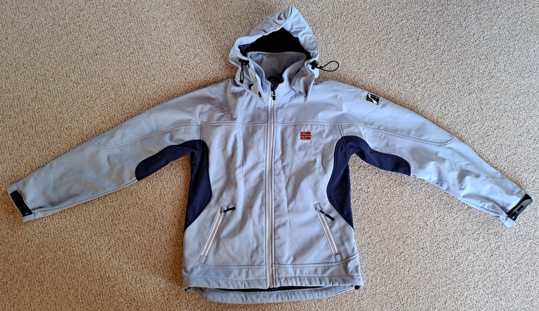 Giacche: Softshelljacke M mit abnehmbarer Kapuze – Usato da Meggen venduto da Ricardokoch