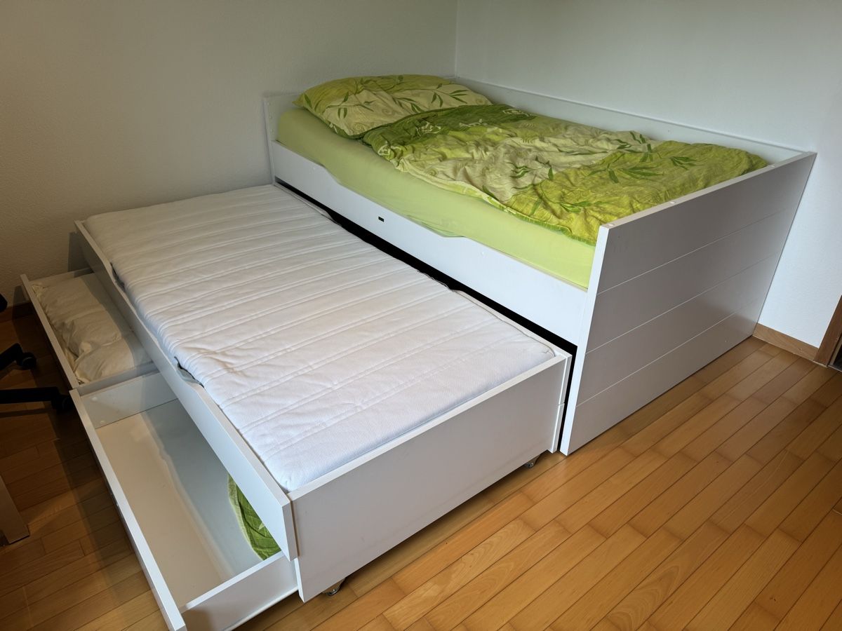Betten: Praktisches Ausziehbett 120, weiss - Ideal für kleine Zimmer – Gebraucht aus Nürensdorf von mari73 1