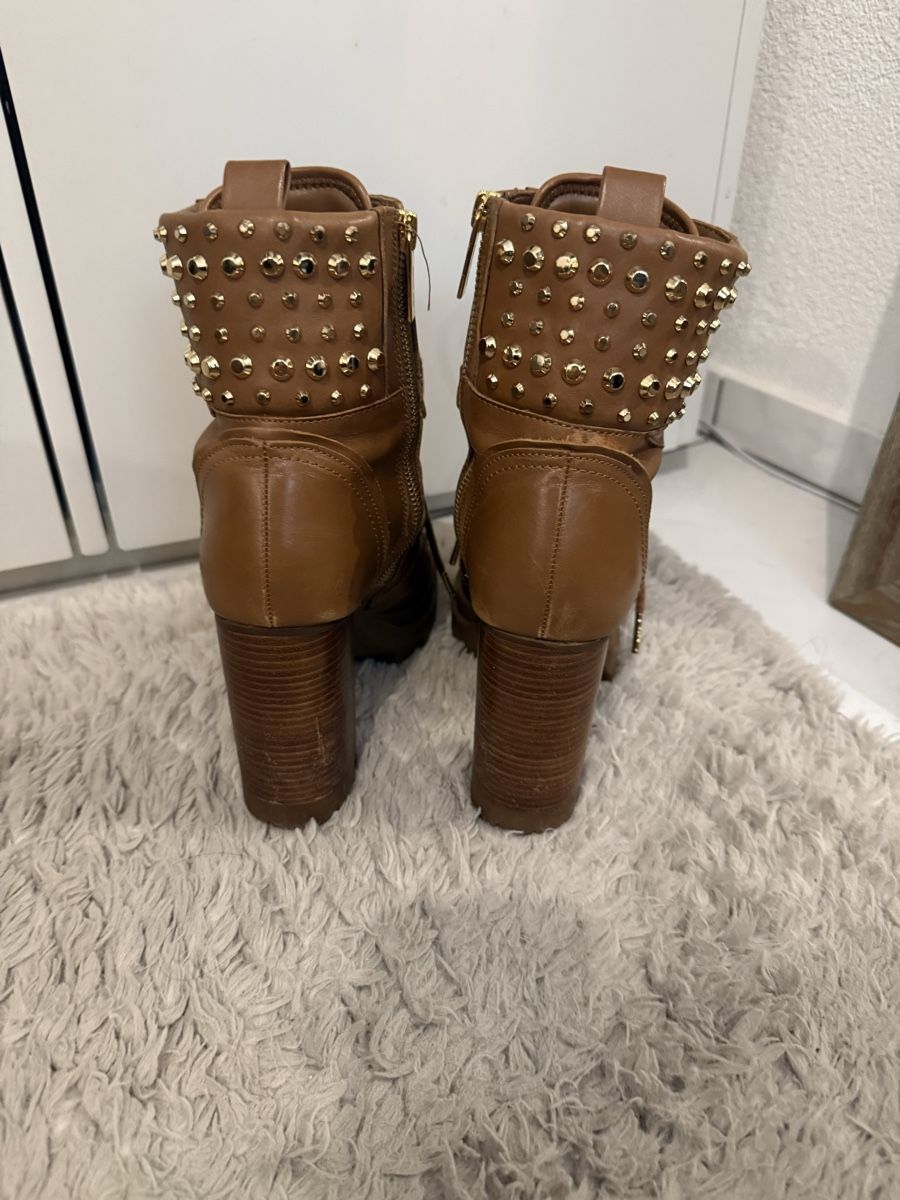 Michael Kors Chaussures femmes: Michael Kors Boots – D'occasion à Suhr par iam.deestiny 2