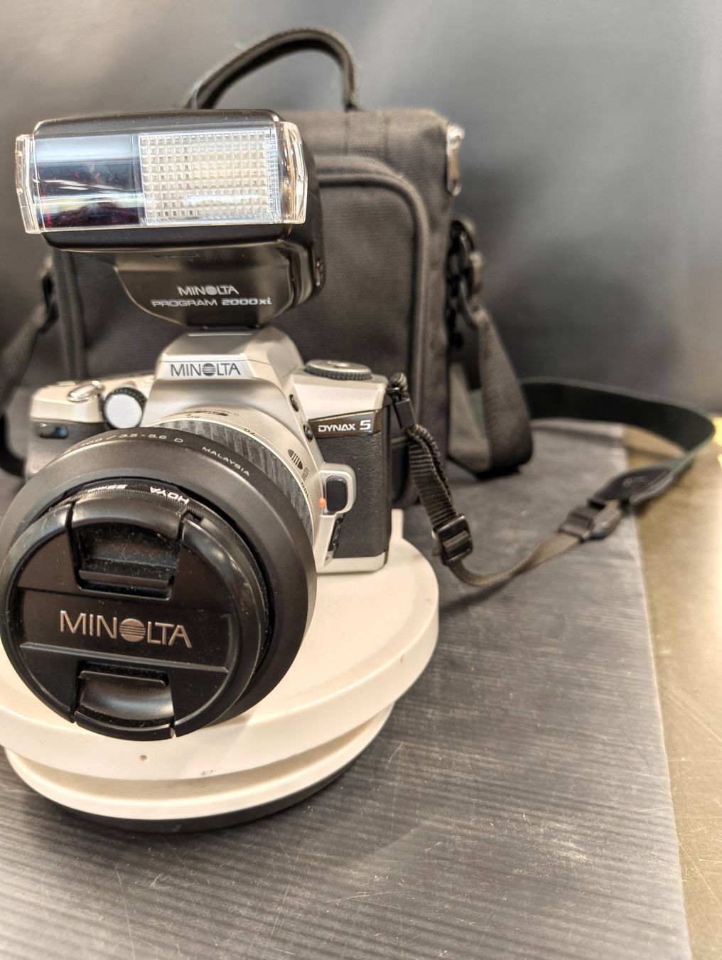 Minolta Fotocamera: Minolta Dynax 5 mit Zubehör – Usato da Basel venduto da bk_brockibasel 1