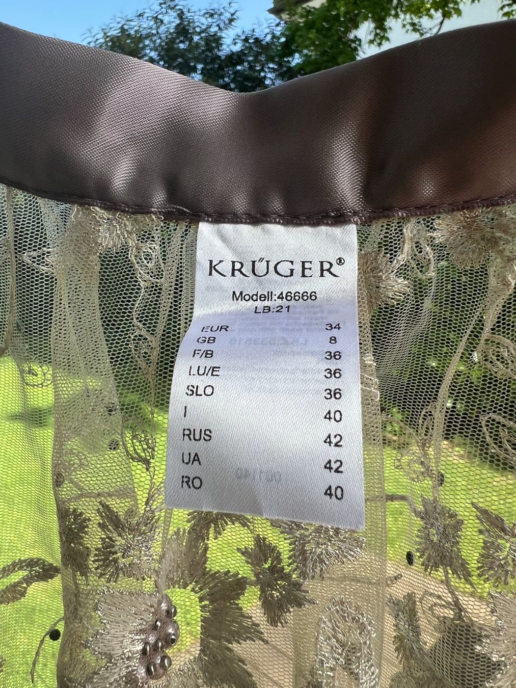 Costumi tradizionali: Edle Dirndl Schürze von Krüger in Gr 34 / XS – Usato da Wallisellen venduto da Val1990 2