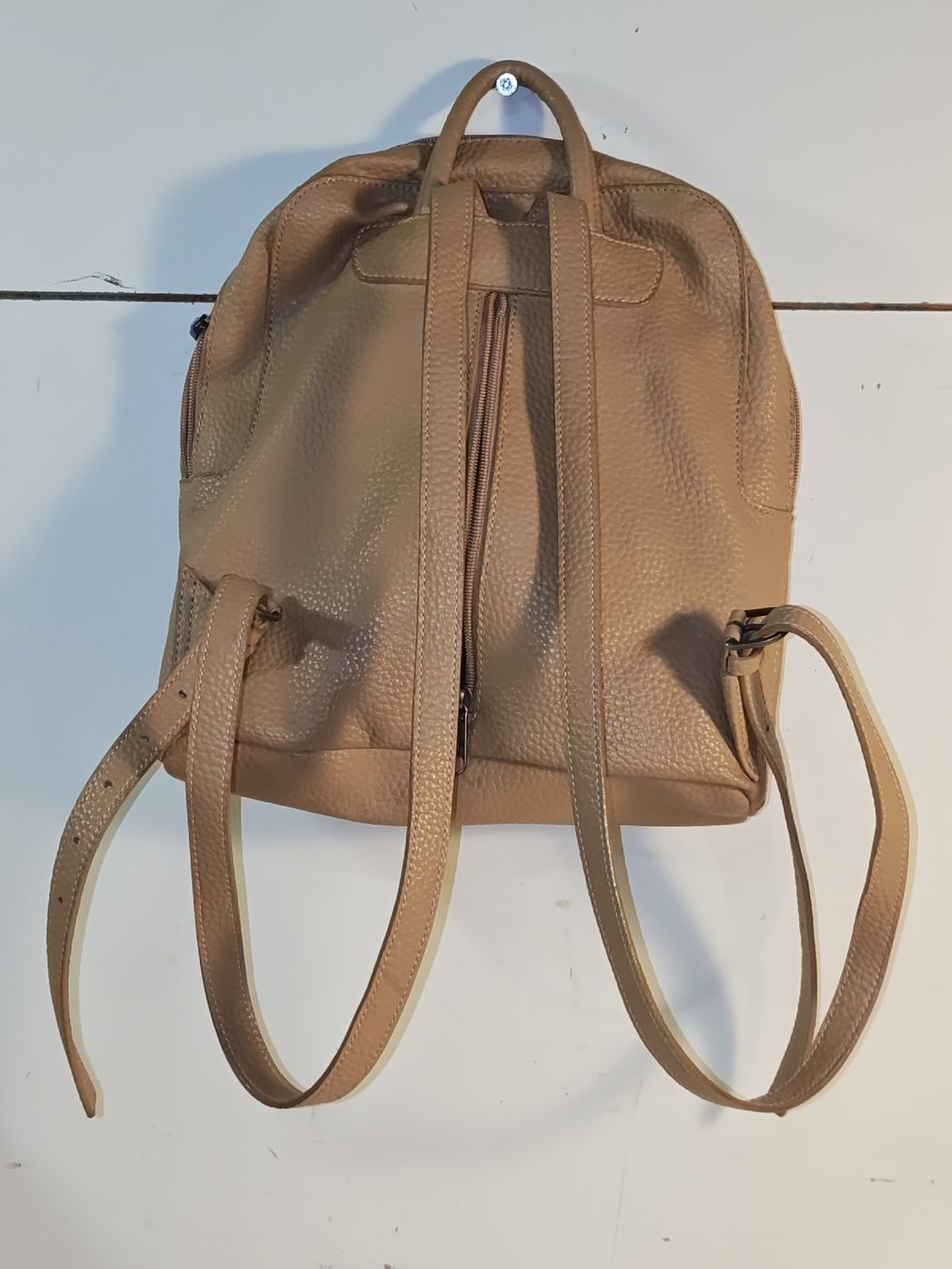 Esprit Rucksäcke: Rucksack von Esprit in beige, Lederimitat. (nov459) – Gebraucht aus Künten von Schnaepplihuus 2