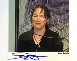 Alice Sebold Autogramm signiert Foto 20x27cm