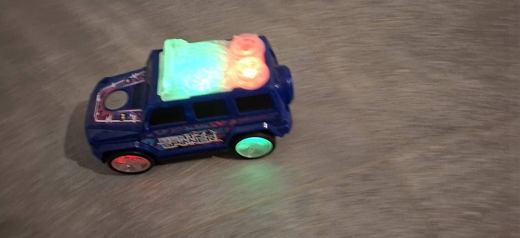 Giocattoli: Spinner Auto con luci e musica/mit Lichtern und Musik  – Usato da Davesco-Soragno venduto da che_6rwb 1