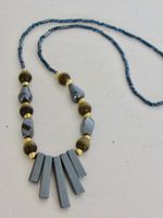 COLLIER EN PIERRE MALACHITE  NEUF