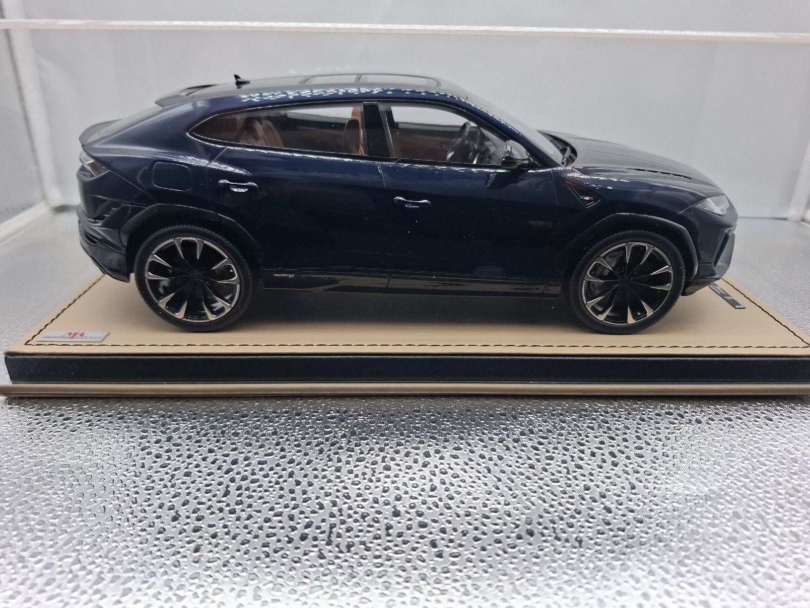 Lamborghini Modellini d'auto: MR Lamborghini Urus S 1:18 – Nuovo e nell'imballaggio originale da Gipf-Oberfrick venduto da Edii45 2