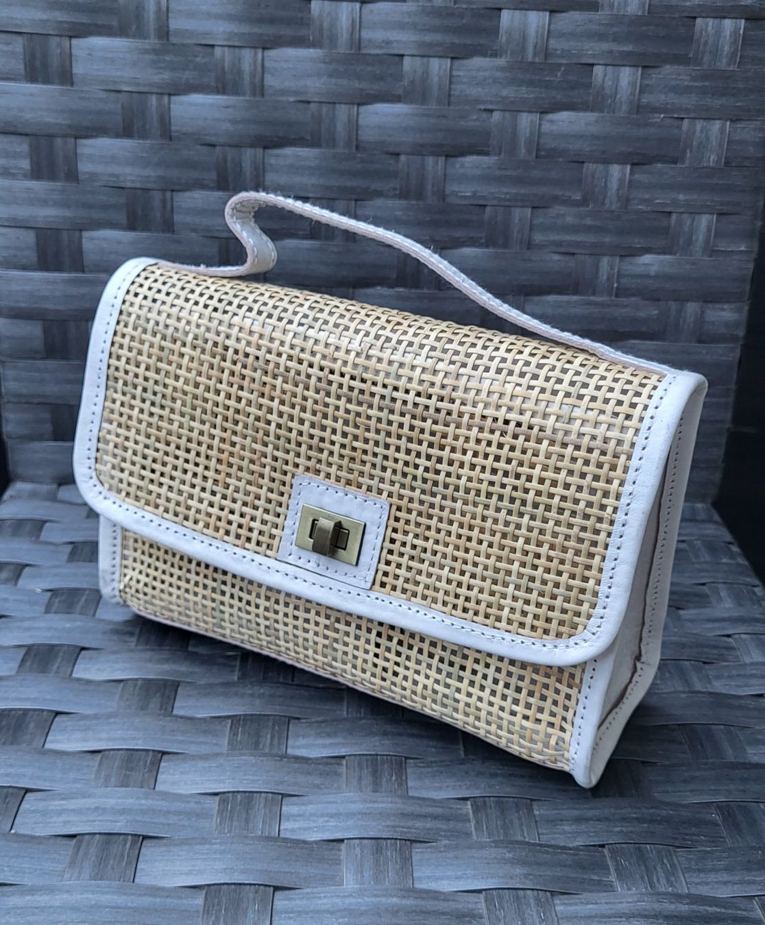 Borse da donna: Sac  en rotin – Nuovo e nell'imballaggio originale da Fribourg venduto da VictoriaShop7