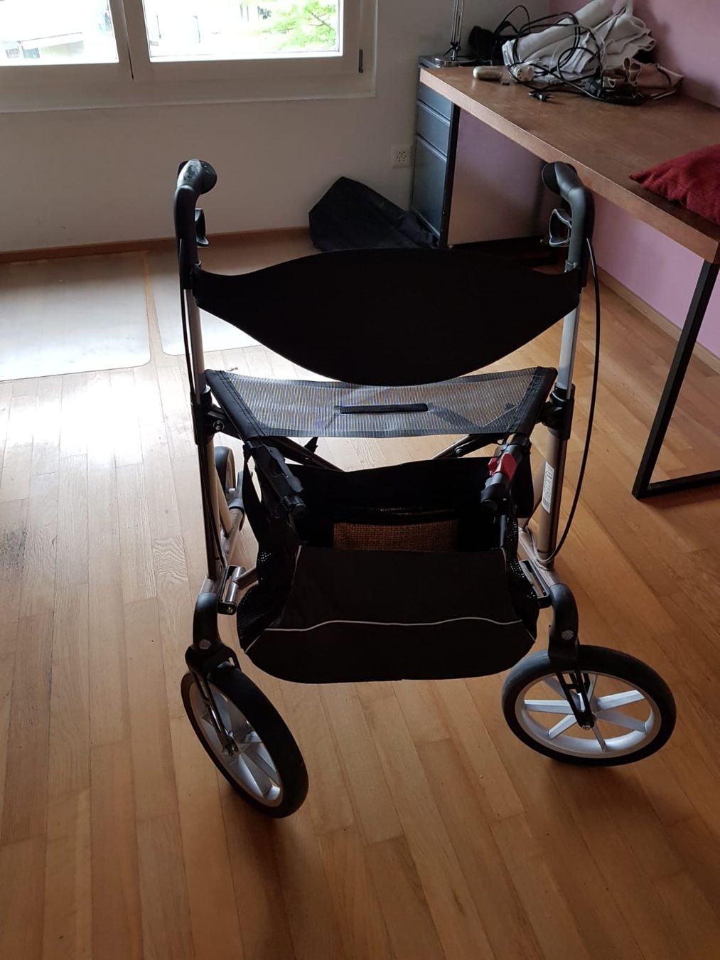 Ausili per la deambulazione: Rollator / Gehhilfe Topzustand – Usato da Wallisellen venduto da sca97 1
