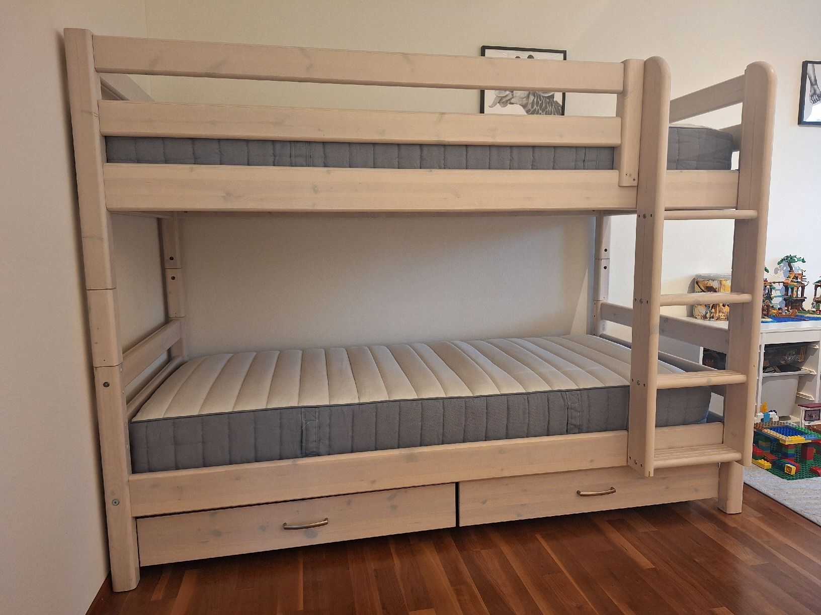 Flexa Letti: Flexa Etagenbett mit zwei Schubladen – Usato da Hinwil venduto da Vario930