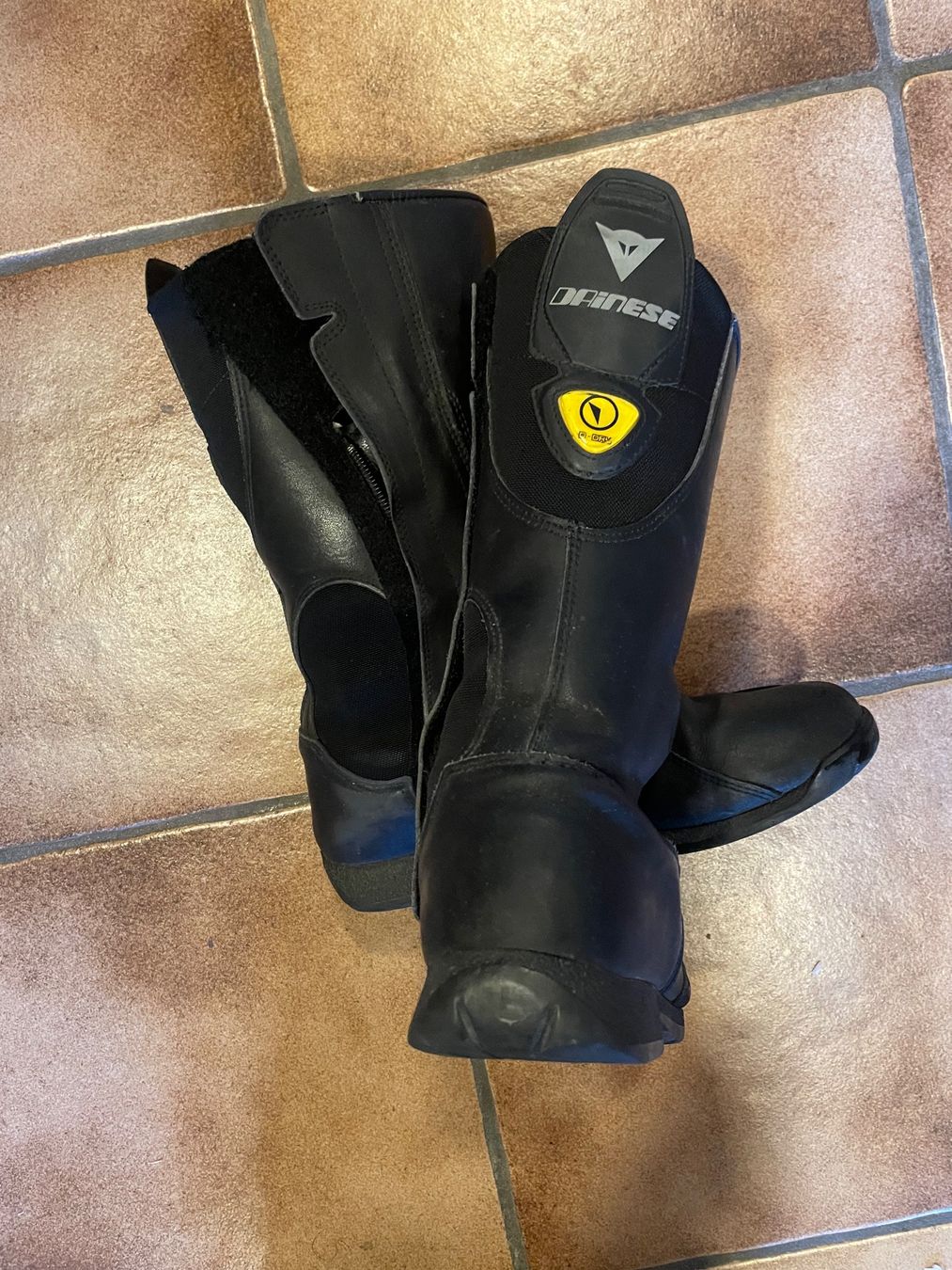 Dainese Scarpe da donna: Bottes de moto Dainese 39 – Usato da Grattavache venduto da Benterra 2