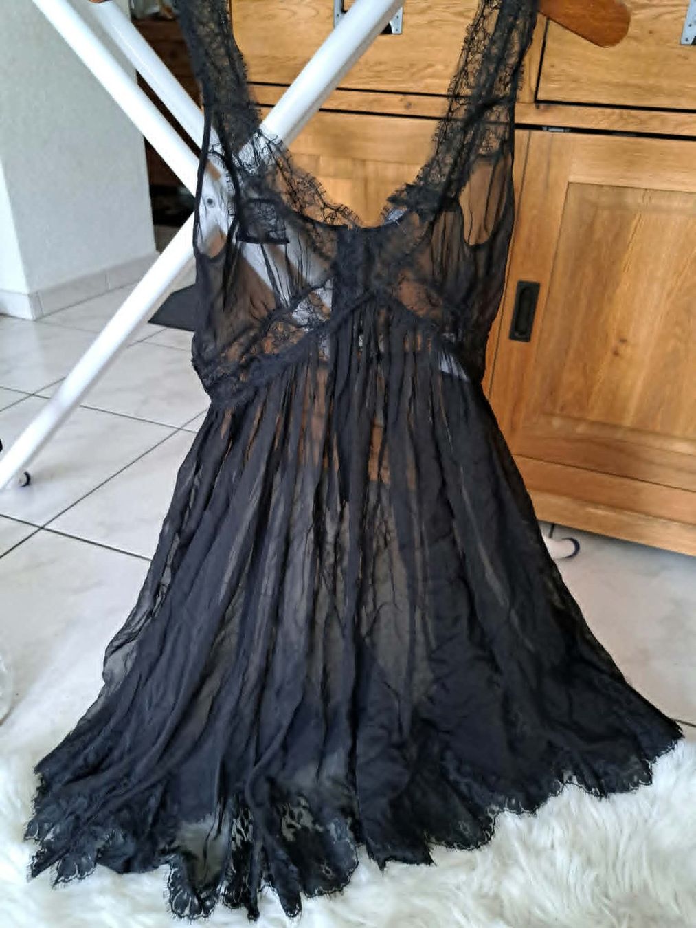 Dolce & Gabbana Vestiti: Dolce & Gabbana Spitzengefranter Kleid – Usato da Saas Grund venduto da IvanaXY