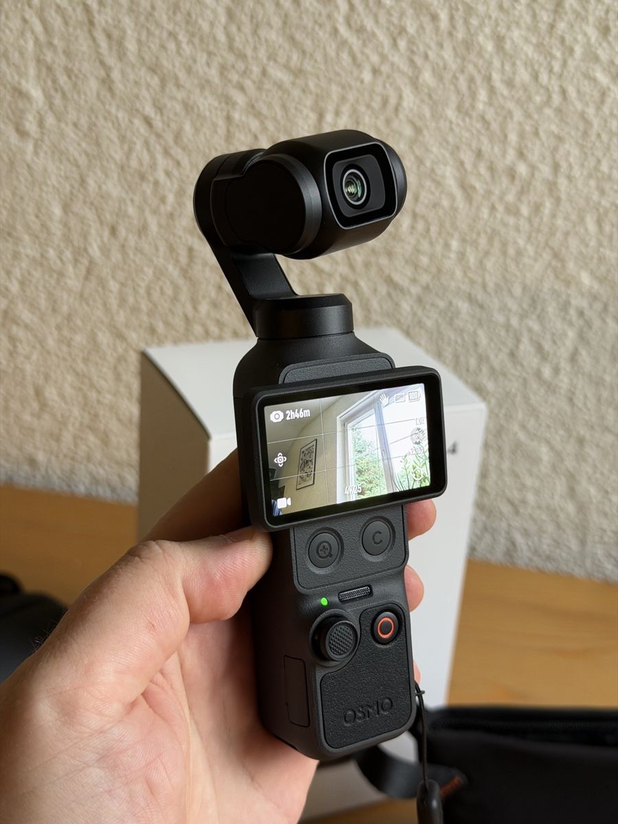 DJI Camcorder: DJI Osmo Pocket 4 Creator Combo – Like New – Neu (gemäss Beschreibung) aus Zürich von idbronskiy 2