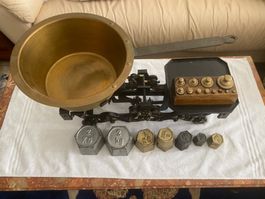 Ancienne balance d’épicerie 10 kg en fonte avec bol en laito