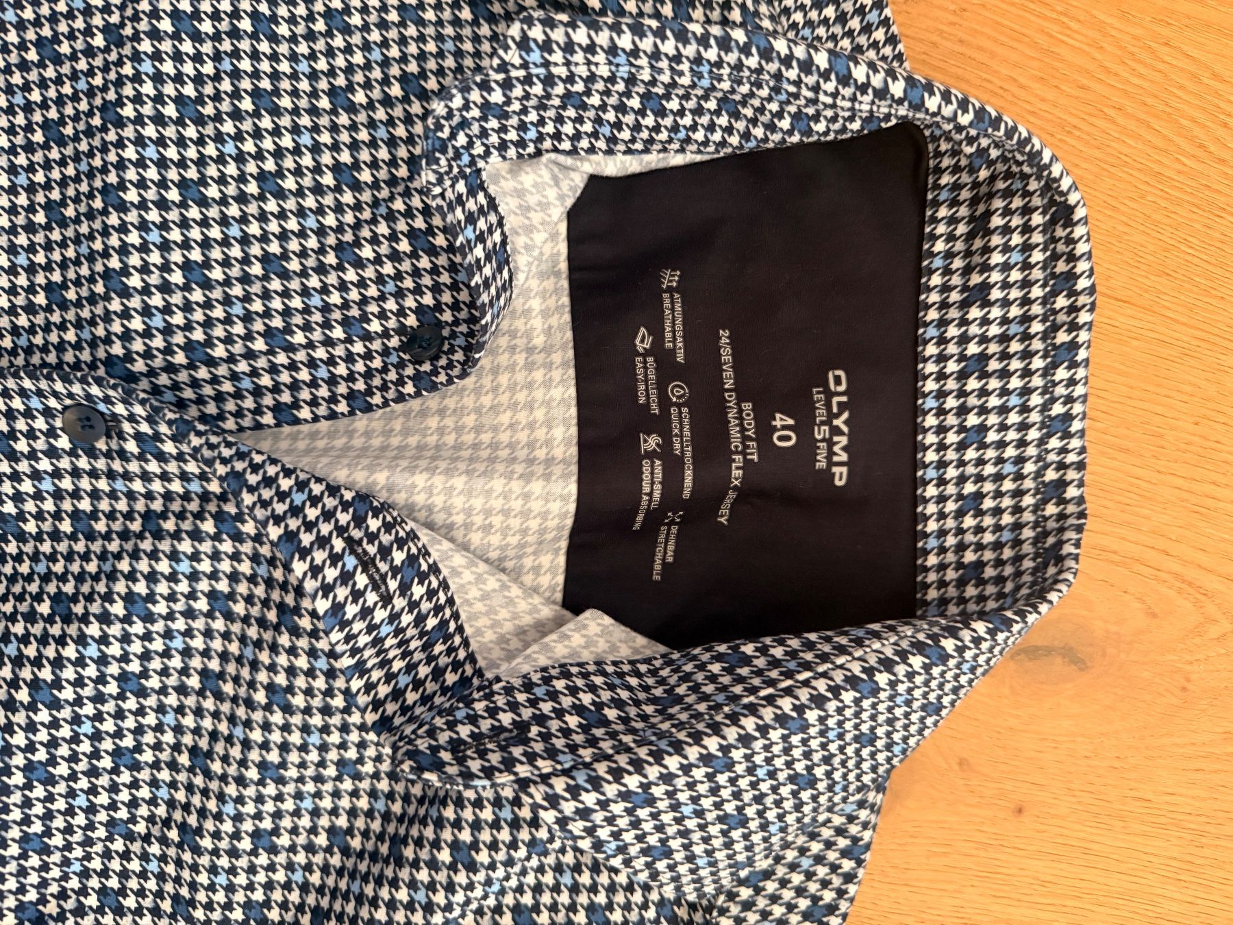 Camicie: Hemden – Usato da Rüthi (Rheintal) venduto da bue_wmb2 2