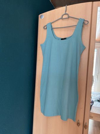 Lot 3 vêtements femme taille 38: top velours, débardeur, leg