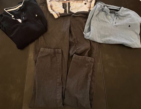 Lot 2 polos et 1 pantalon homme taille M bon état