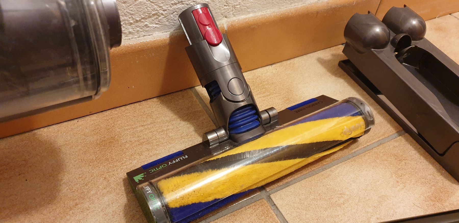 Dyson Staubsauger & Zubehör: Dyson V12 Staubsauger mit Laser! – Gebraucht aus Saxonne (Ayent) von SnowRoof 1