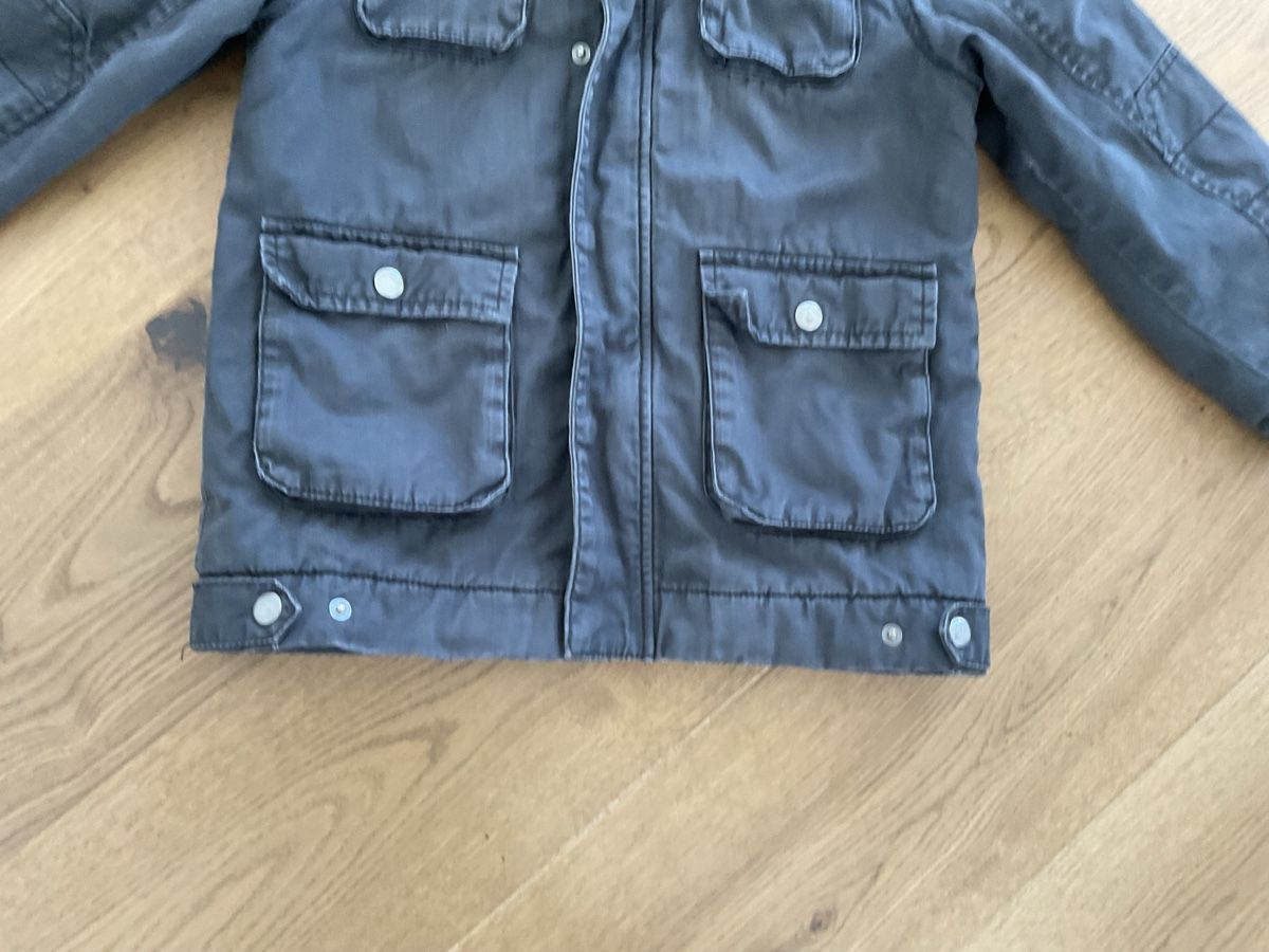 H&M Jacken: Kinderjacke H&M Grösse 122 – Gebraucht aus Weinfelden von fse_9bk7 1
