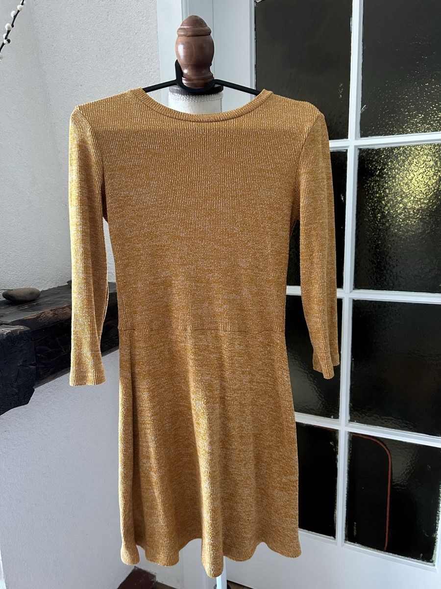 Bershka Robes: Robe Bershka S – D'occasion à Chez-le-Bart par Justine2025