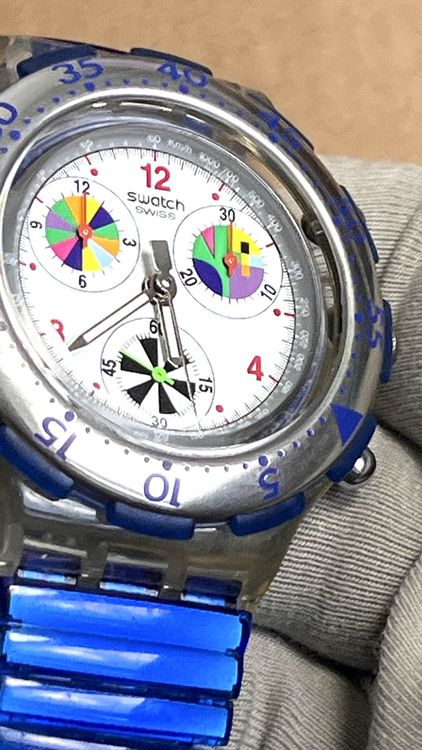Swatch Montres: Blaue Swatch Uhr mit bunten Elementen-Sammlerstück! – D'occasion à Grenchen par chththl 4
