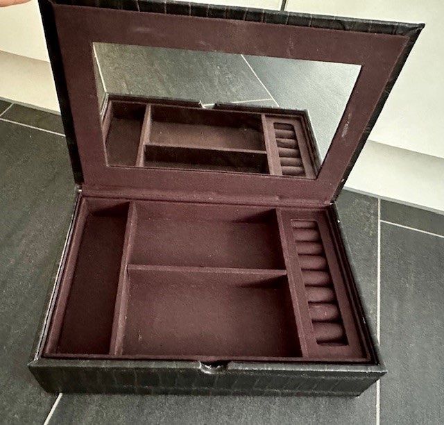 Altro in Decorazioni & Accessori: Schmuckkästchen – Nuovo (secondo la descrizione) da Dallenwil venduto da ZD2019