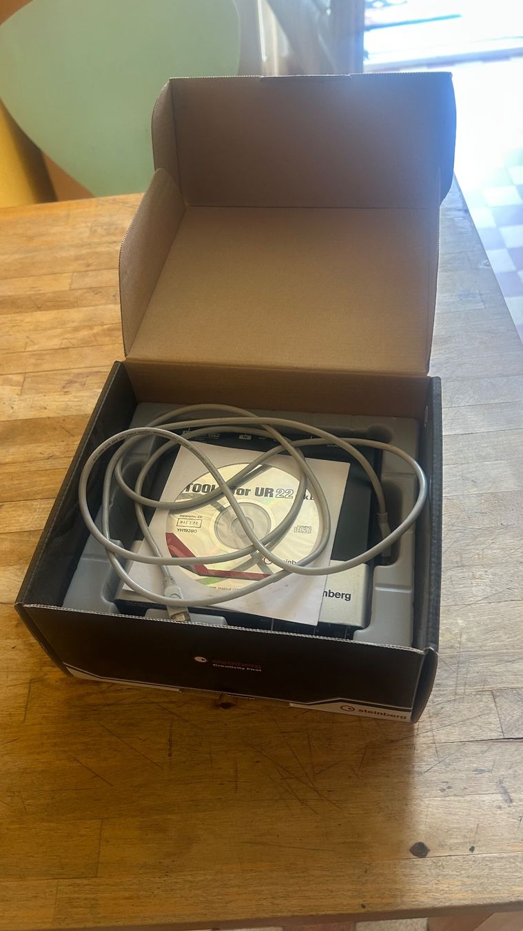 Studioequipment: UR 22 MK2 Audio Interface – Gebraucht aus Basel von WillenMo 1