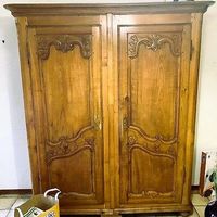 Armoire fribourgeoise ancienne