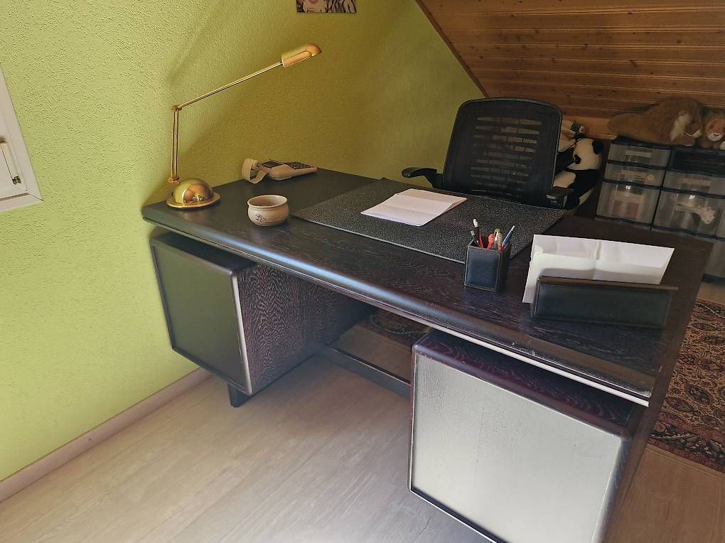 Scrivanie: Grand bureau de marque Pfister – Usato da Fey venduto da Vagabond4 1