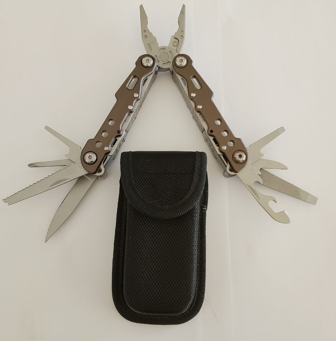 Alle Werkzeuge: Neues Multitool gute Qualität  – Neu (gemäss Beschreibung) aus Biel/Bienne von Vintage-timearts