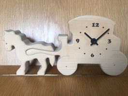 Tischuhr aus Holz Sujet "Pferdefuhrwerk"