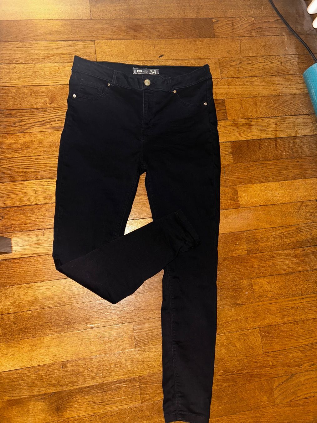 Jeans: Black Skinny Jeans – Neu (gemäss Beschreibung) aus Pfäffikon ZH von Proganeer