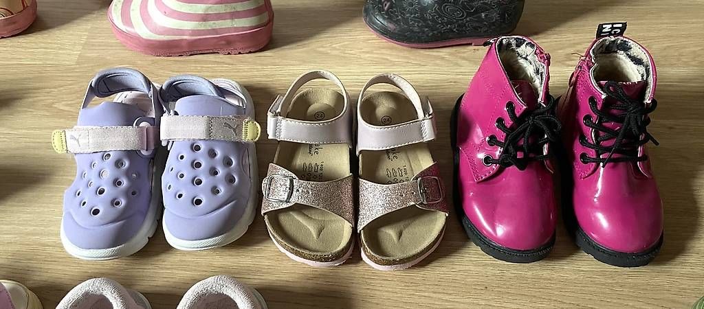 Scarpe per ragazzi: Schuhpaket Gr. 24 – Usato da Deitingen venduto da ALE-3891 1