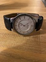 Skagen Frauenarmbanduhr mit Lederband
