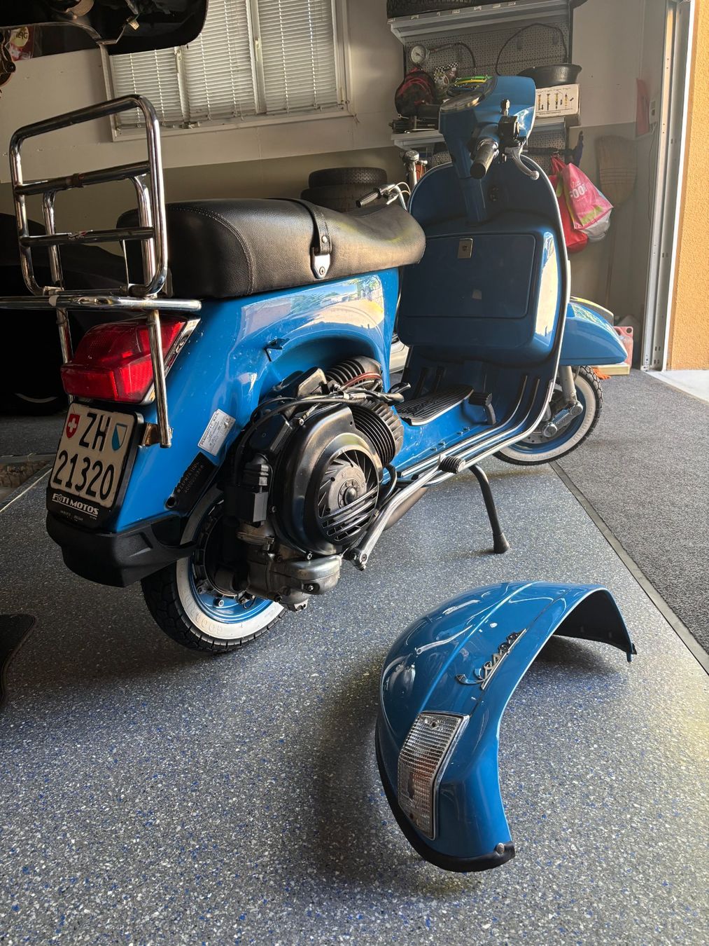 Vespa Scooter: Vespa Piaggio 125 PX 2011 – Usato da tann venduto da Zorro11 1