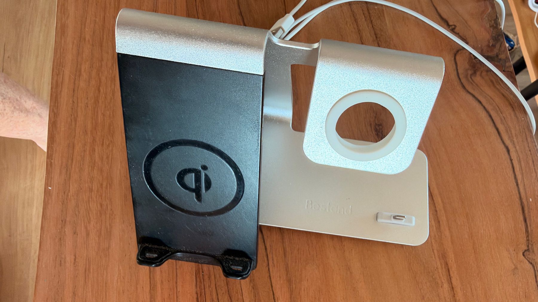 Ladegeräte: iPhone Nightstand – Gebraucht aus Jonen von Donnahilaria 1