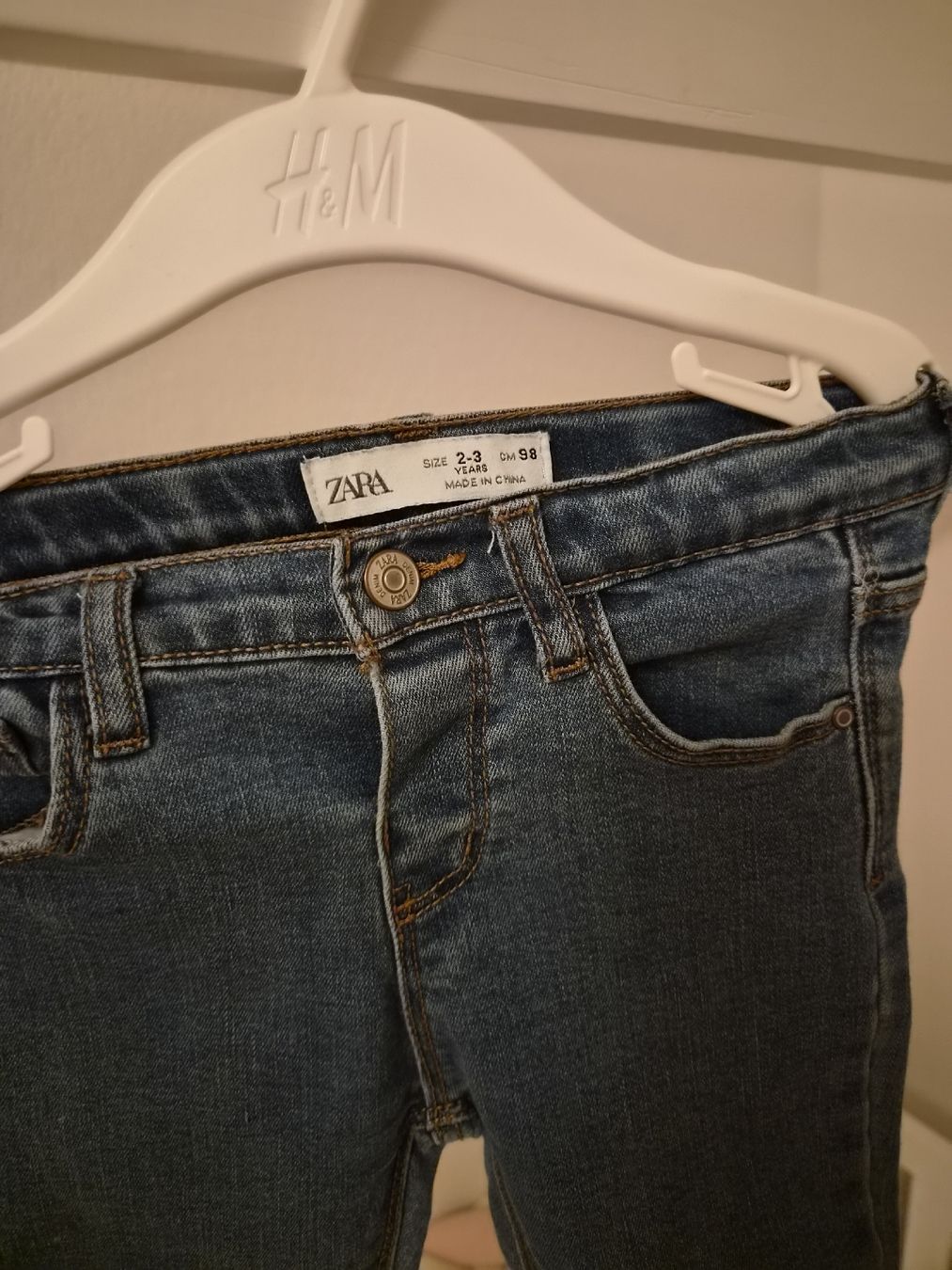 Zara Hosen: Zara Jeans Gr. 98 – Neu (gemäss Beschreibung) aus Villars-sur-Glâne von Thalimey