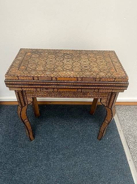 Tavoli: Magnifique table de jeu orientale – Usato da Les Acacias venduto da kim_2dxt