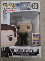 Funko Pop Justice League Bruce Wayne 200 Vinyl Figure