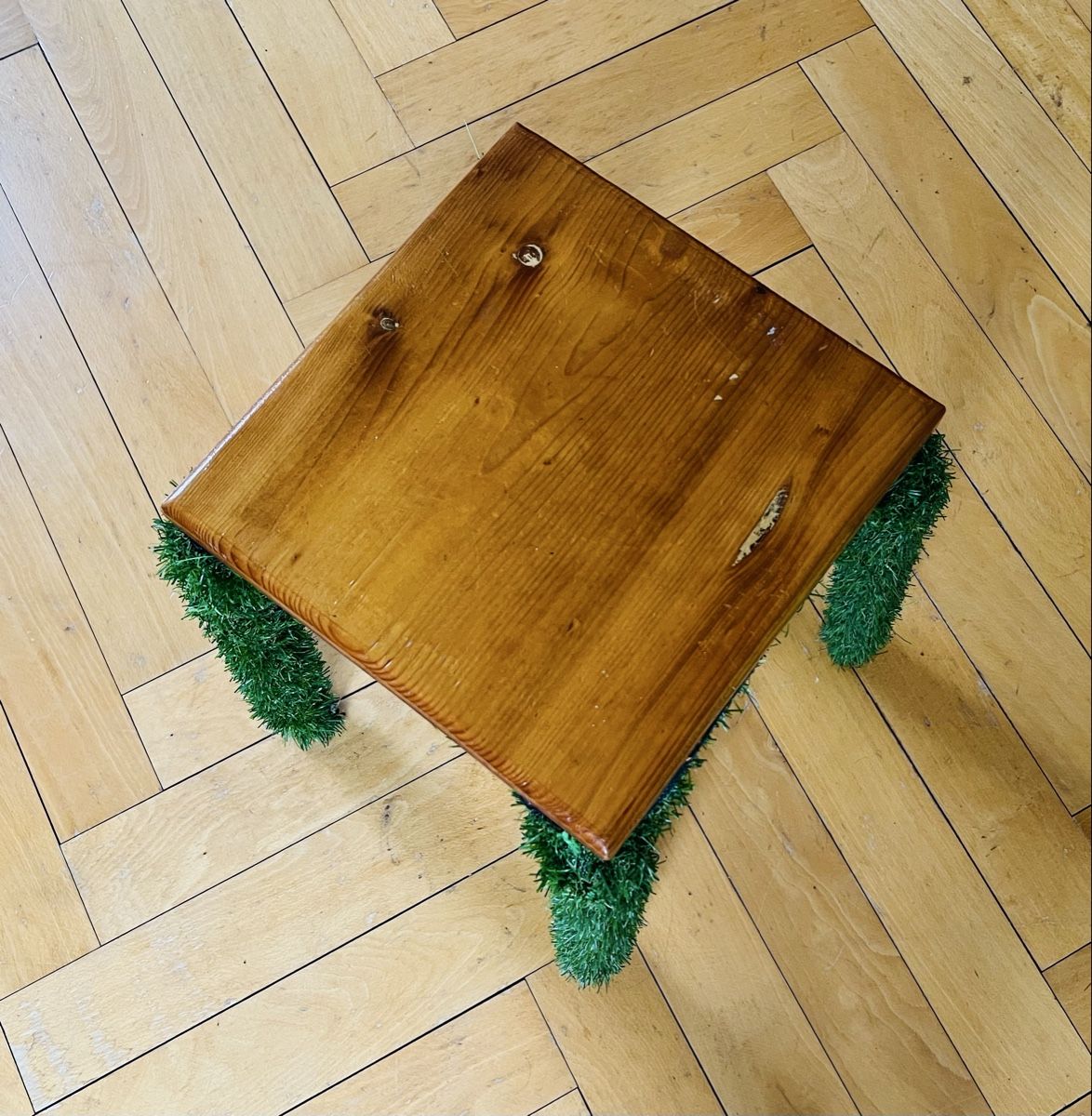 Sgabelli: Hocker mit Grasbeinen - Wirziger Stuhl – Usato da Biel/Bienne venduto da SirRolf 7
