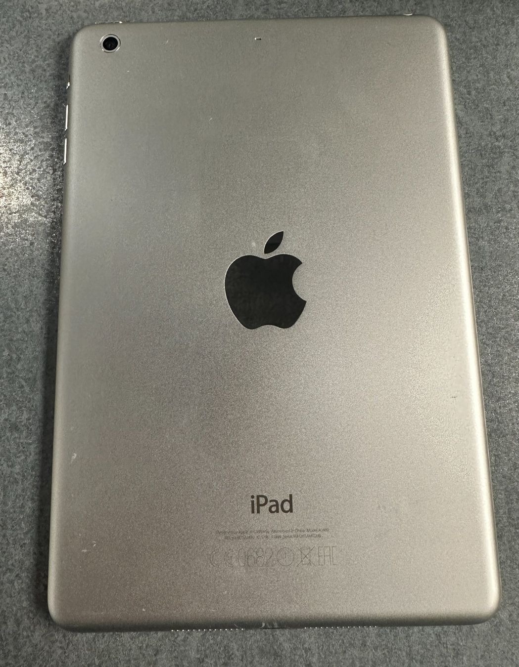 Apple Tablet PC: Apple iPad Mini 2, 16GB, WIFI, Silber – Usato da Basel venduto da protekto 1